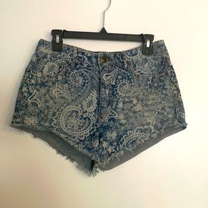 Free People Size 27 Denim Floral Cut Off Shorts